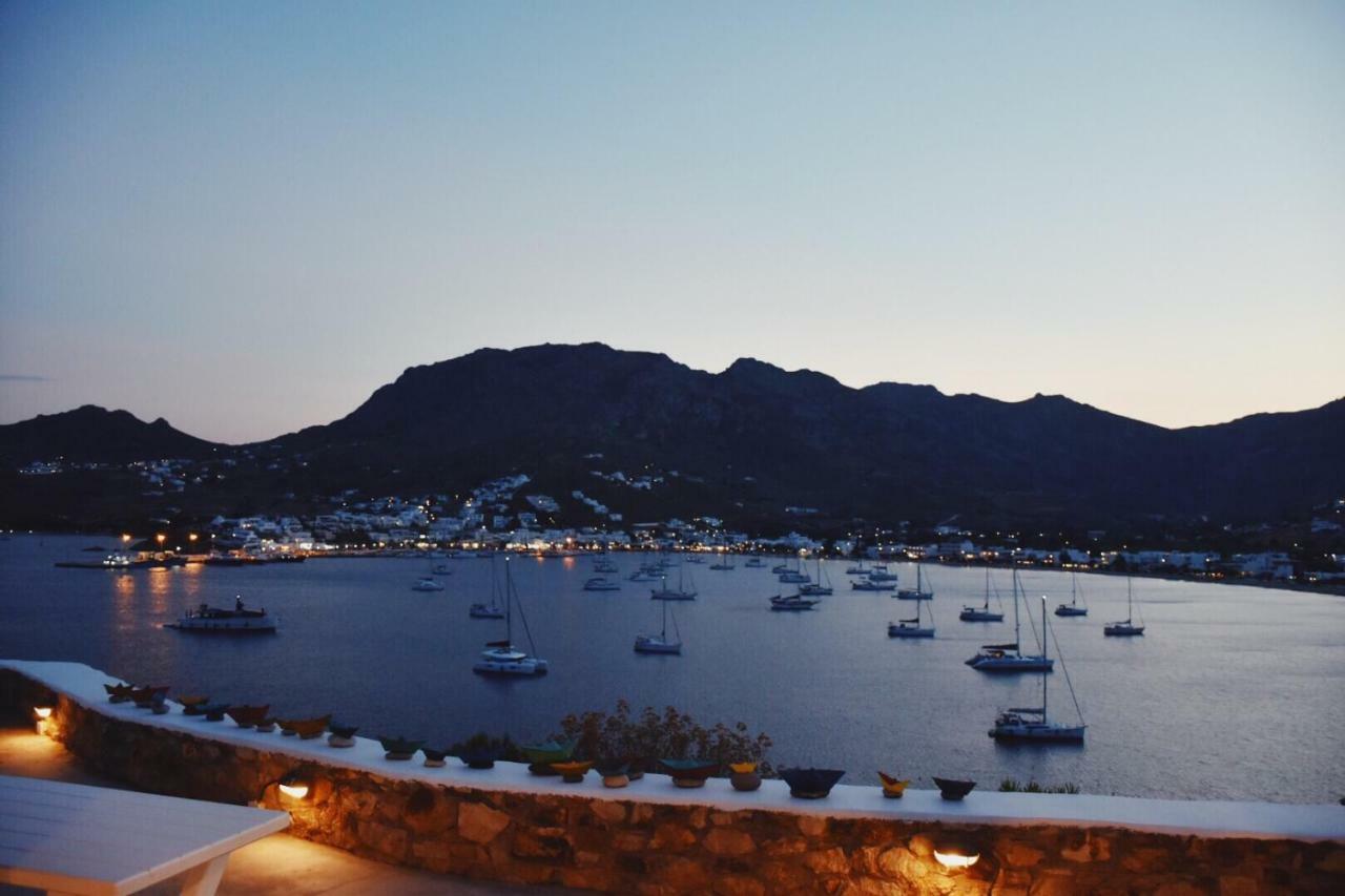Amfitriti Serifos * Livadi (Serifos)